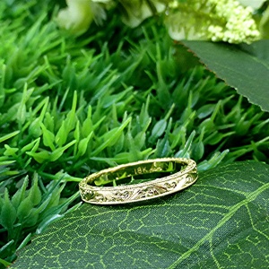 Hand engraved 18k gold band
