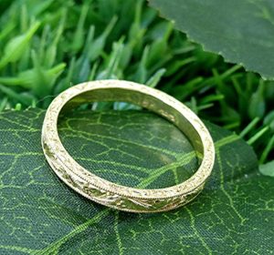Hand engraved 18k gold band