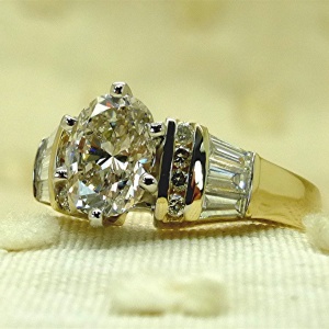 Good old nineties designs engagement ring