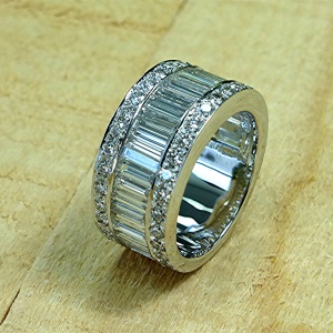 4.03 carat round and baguette diamond ring