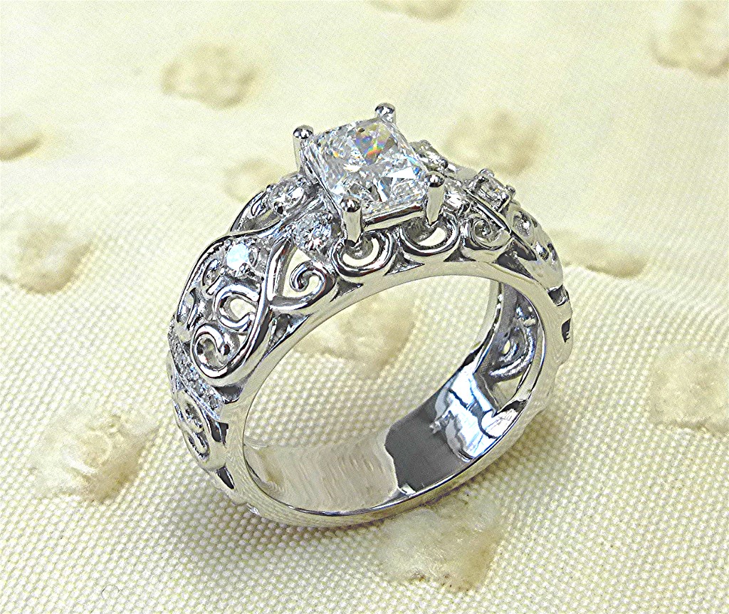 Filigree design diamond engagement ring
