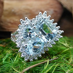 Aquamarine cluster diamond ring