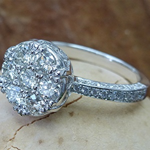 Cluster top engagement ring