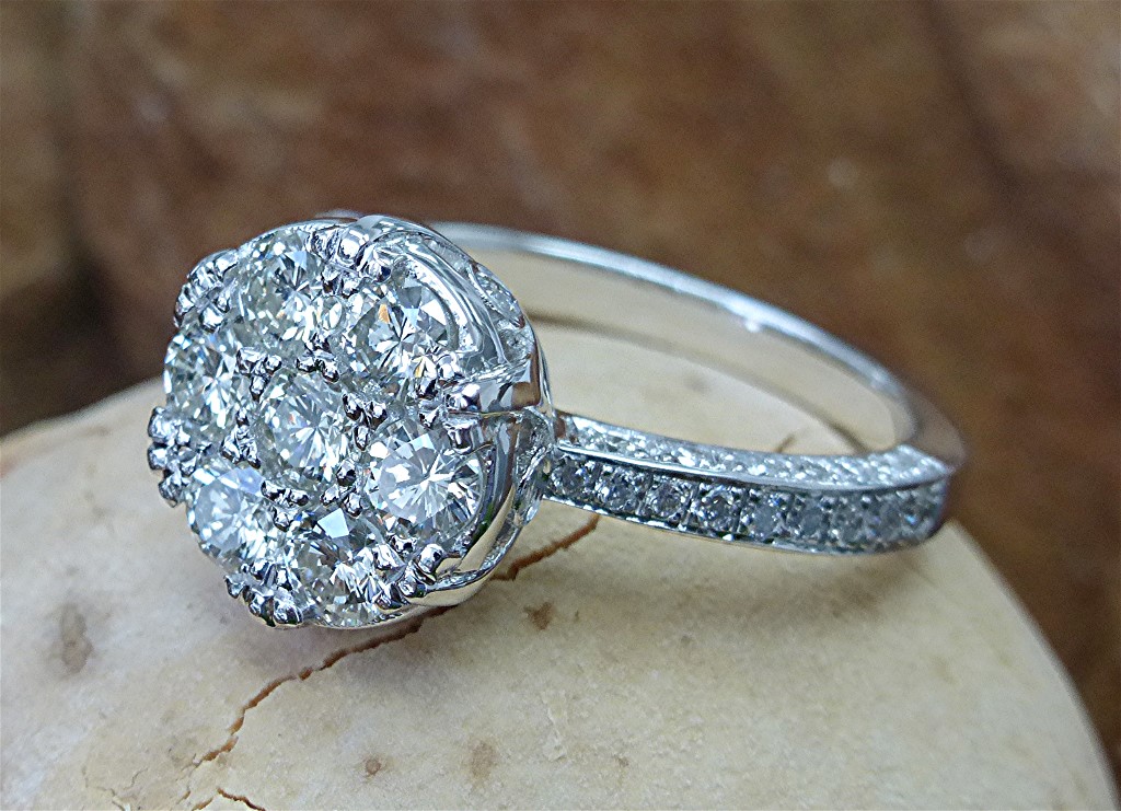 Cluster top engagement ring