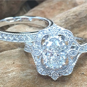 Oval diamond engagement ring set