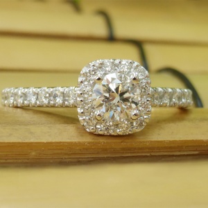 1.06 carat Diamond engagement ring