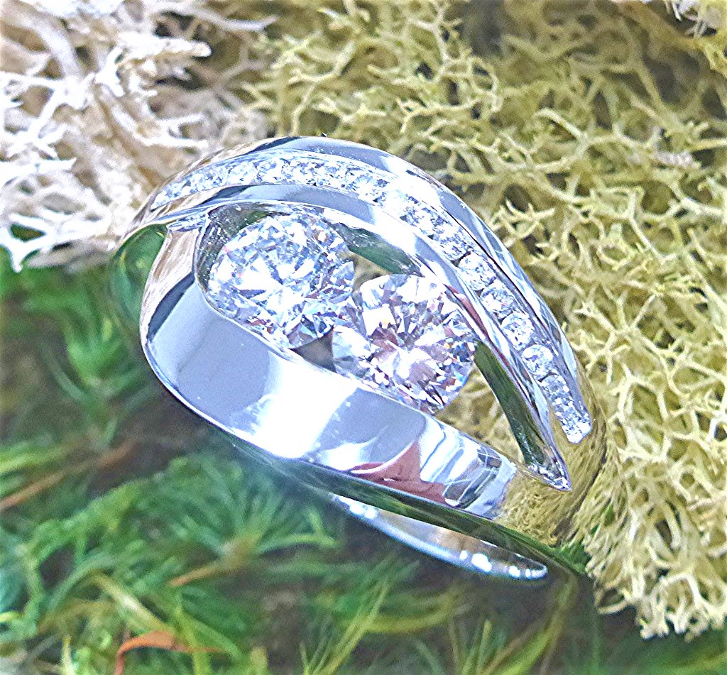 Double center diamond ring