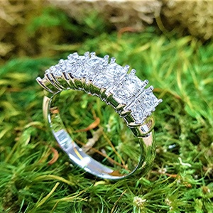 Illusion set two row diamond ring